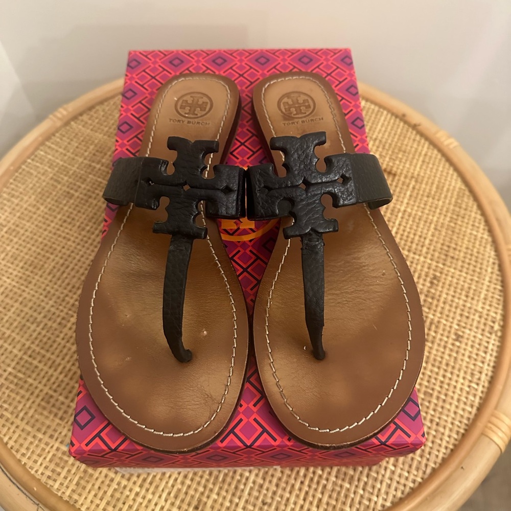 Tory Burch Moore Flats- Black Elba Tumbled Leather Sandals